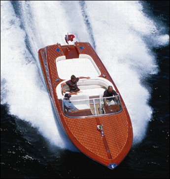 32 ft retro monohull powerboat designs by Lidgard Yacht Design modern,classic and retro power boat design